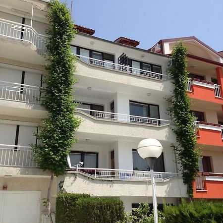 Yanis Guest House สวิติ วลัส ภายนอก รูปภาพ