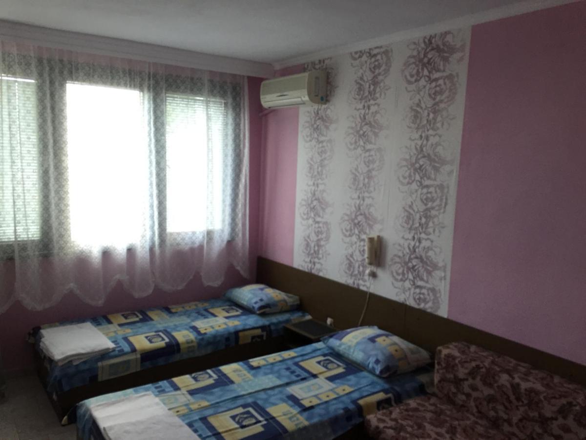 Yanis Guest House สวิติ วลัส ห้อง รูปภาพ